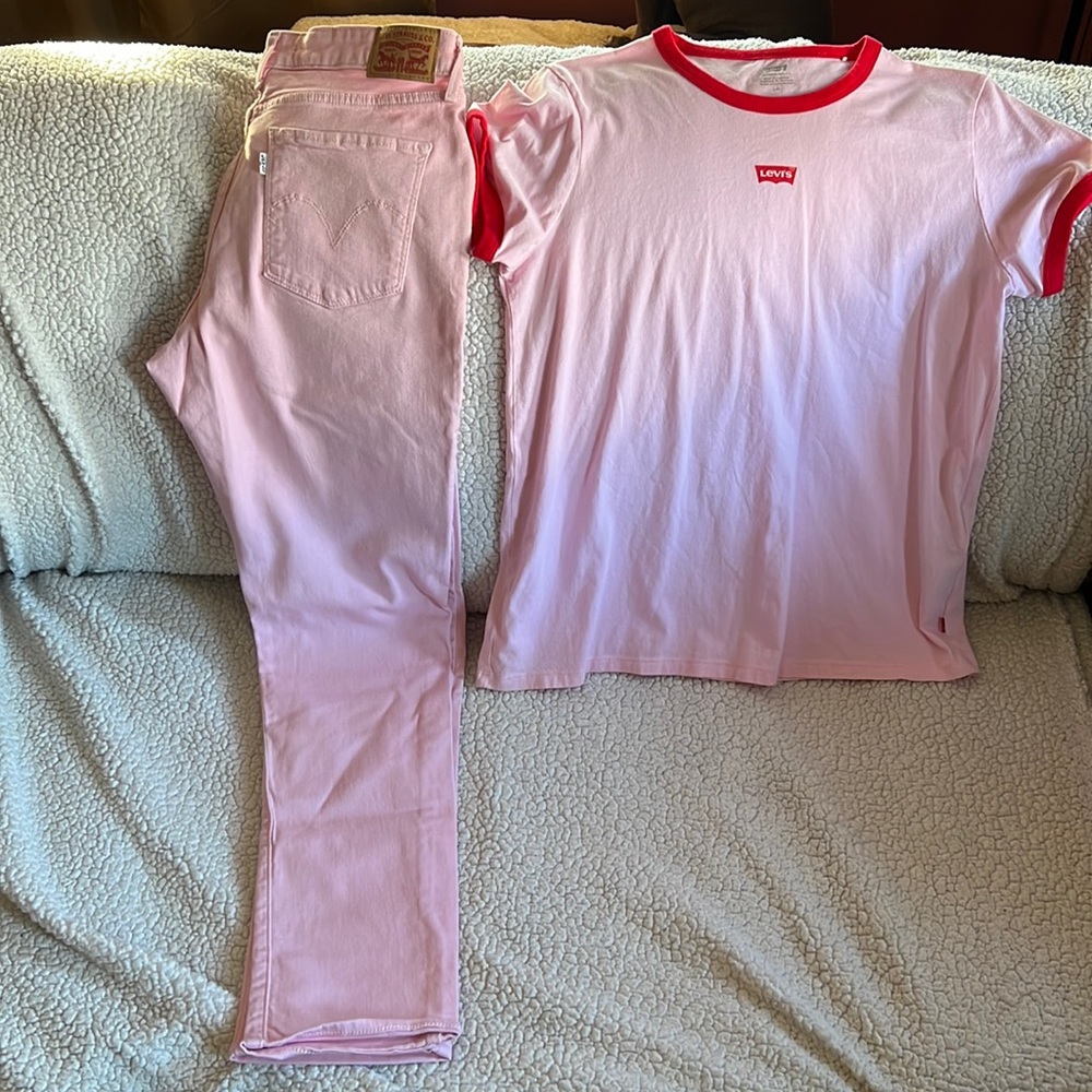 Valentines Fit! Levi’s! Worn Once!